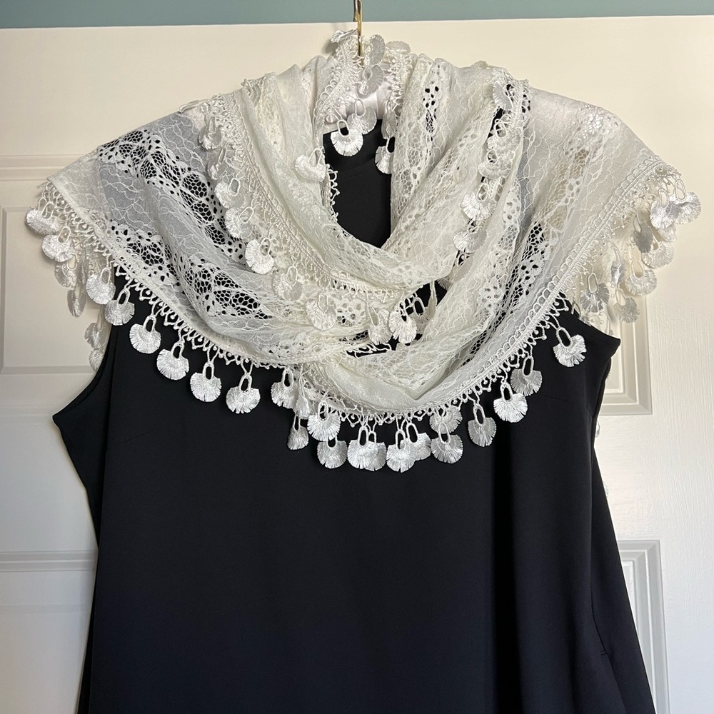 Chicos White lace shawl/wrap. Was given as a gift and it’s never ever been used.